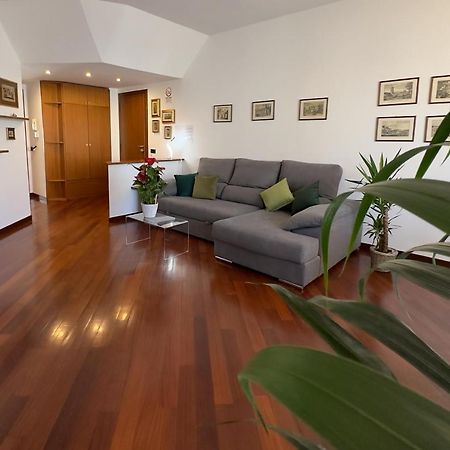 Emeraldway - Bellissimo Appartamento In Zona Sempione-Tre Torri Milano Exteriör bild
